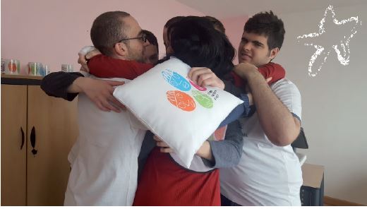 Camisetas diseñadas por personas con autismo equipo - T-shirts and mugs designed by young people with autism